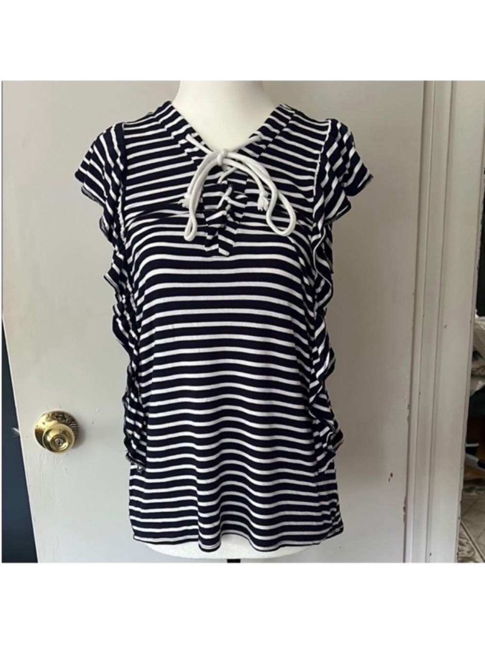 Assorted • Women’s M • Stylish Tops Lot • Black, Blue, White - Picture 4 of 5